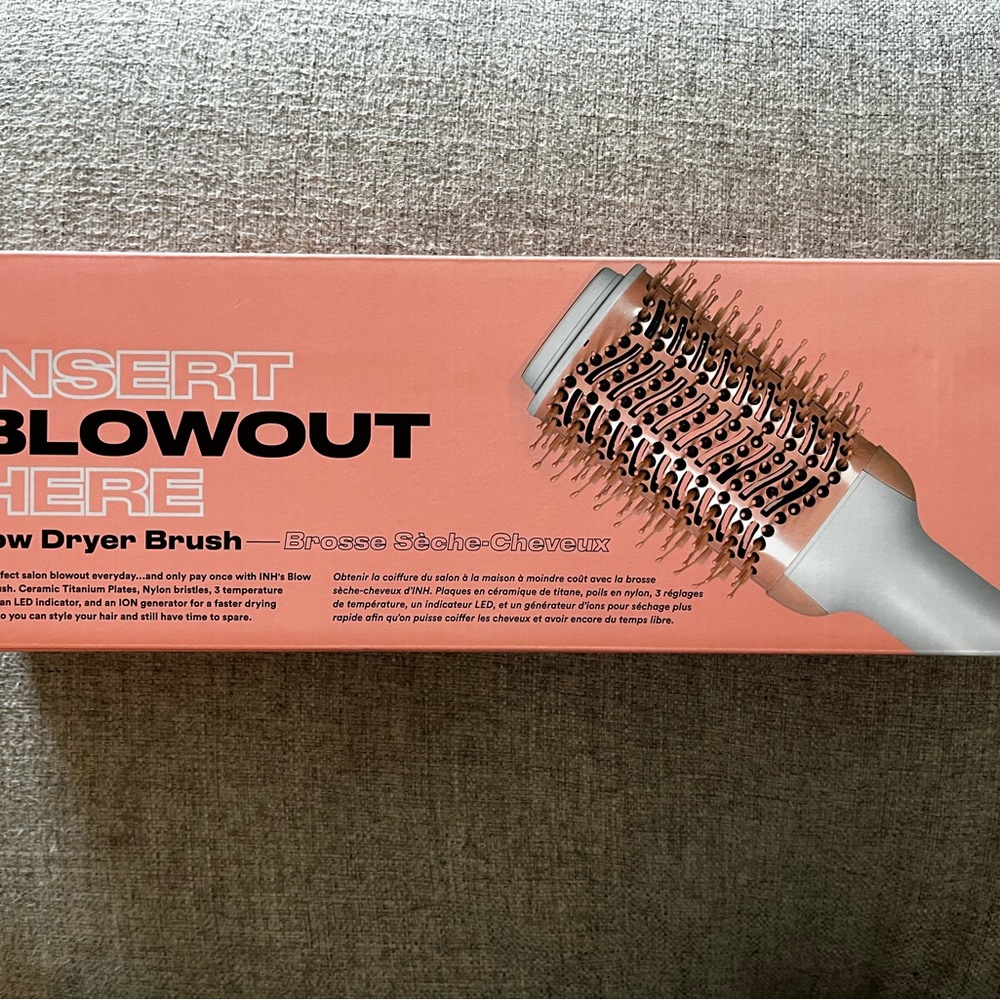 Blowout Hair Dryer Brush